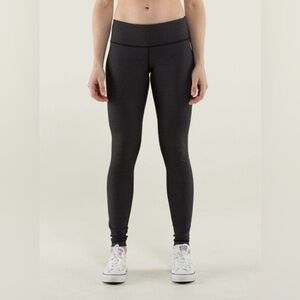 Lululemon Wunder Under Pant
Diamond Dot Black White / Black size 4 EUC